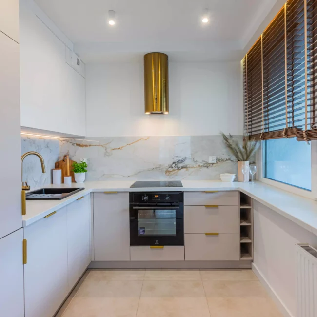 Nowoczesna kuchnia - kaszmir i złoto