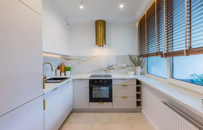 Nowoczesna kuchnia - kaszmir i złoto